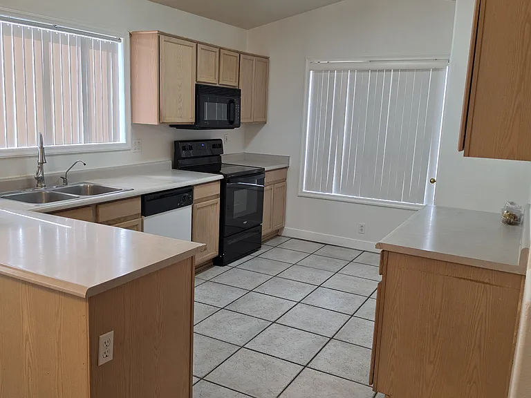 9247 W Brown St — Photo 2