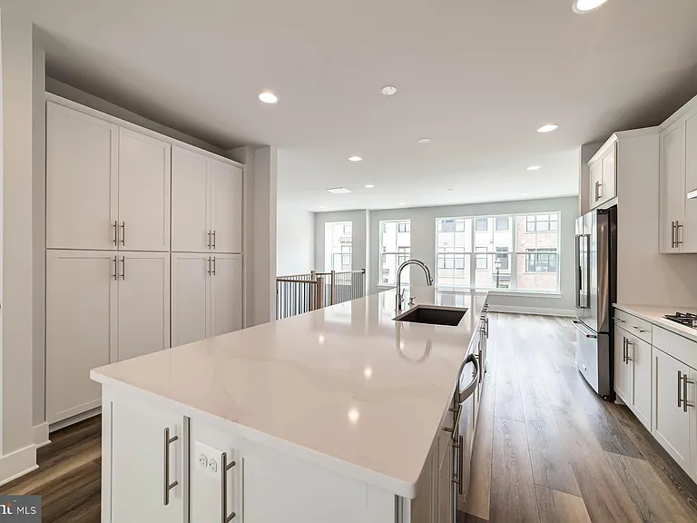 6227 Almerico Pl — Photo 10