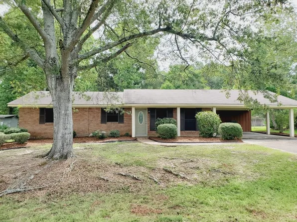 1103 Cowart St, Monticello, MS 39654