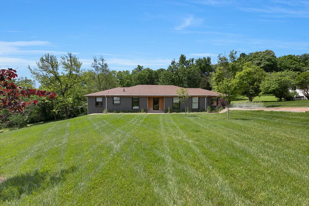 Building Photo - 821 Brentview Dr