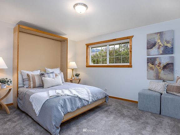 4th image of 414 Merritt Ave NE