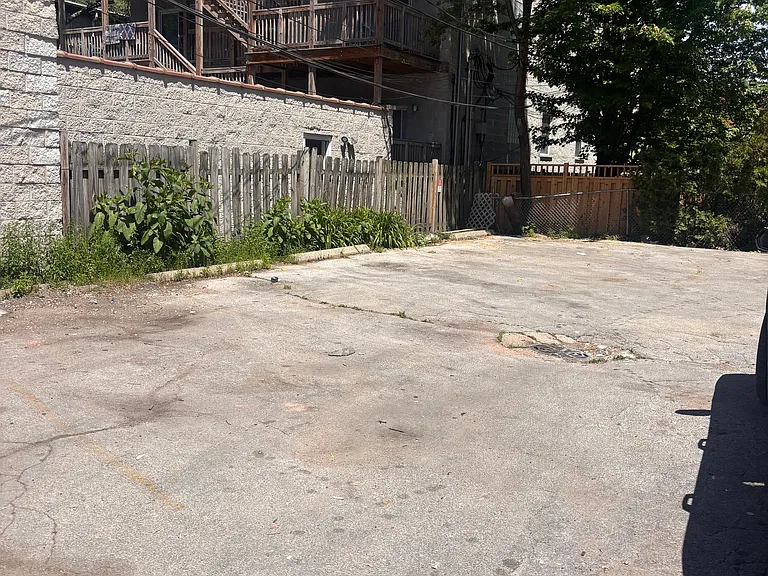1950 W Fargo Ave #2E — Photo 8