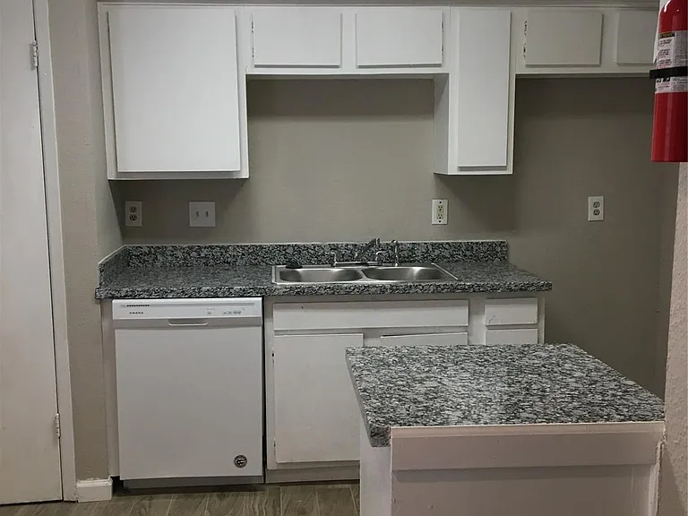 6200 W Tidwell Rd #806 — Photo 2
