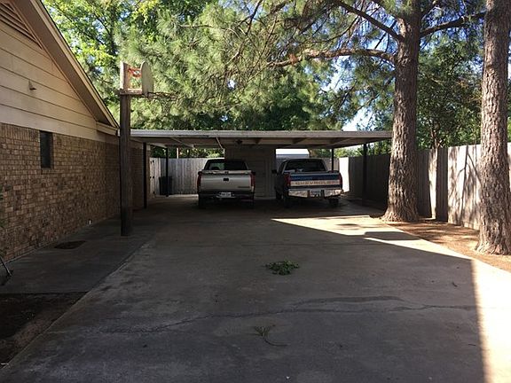 3rd image of 1027 E 17th St