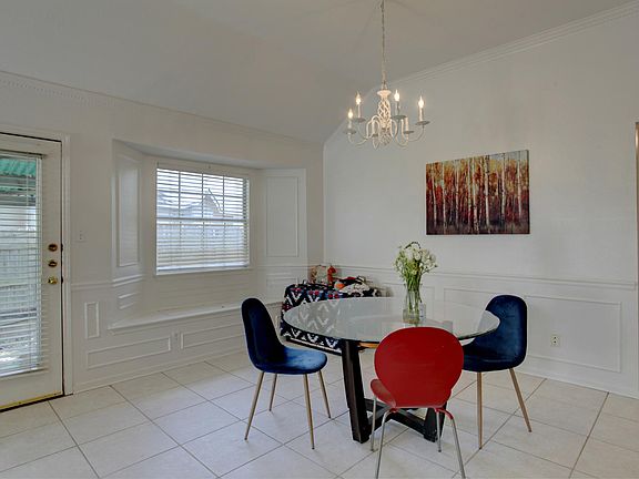 5th image of 11710 Kings View Ct #A