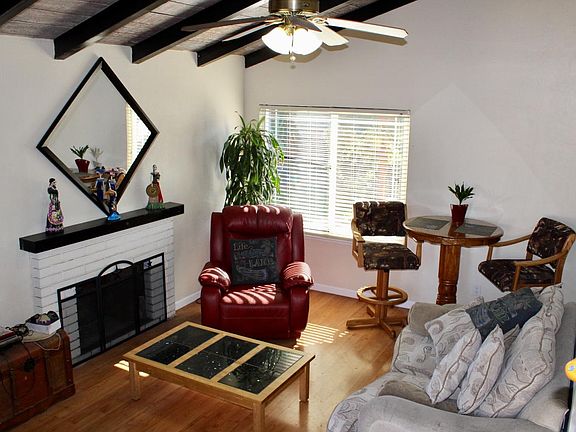 4th image of 206 Carlyle Ct
