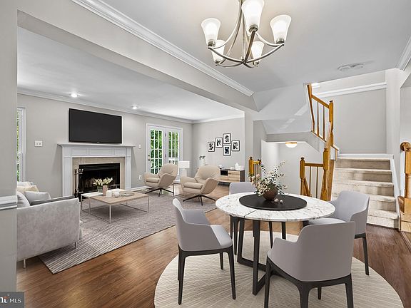 3rd image of 137 Steven Ln