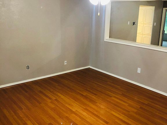 2nd image of 307 E Fuller Dr