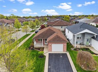 296 Autumn Cres, Welland, ON L3C 7K1