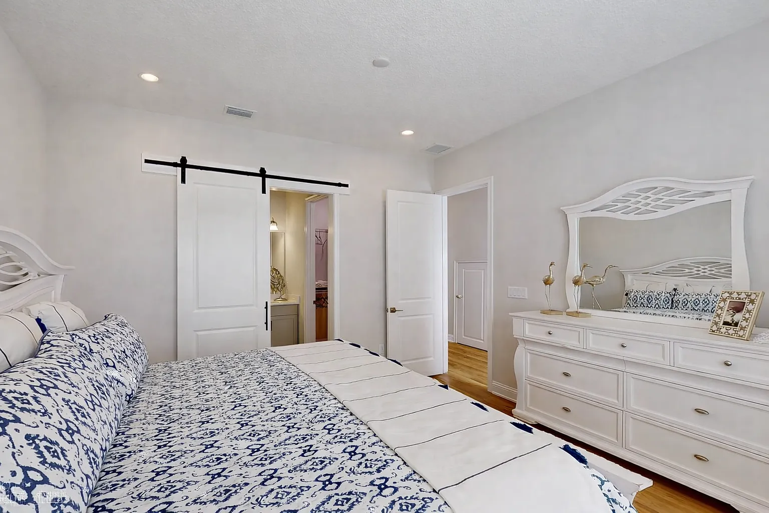 19 Spinney Ln — Photo 3