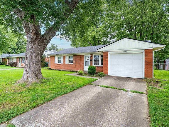 3rd image of 3027 Redford Dr