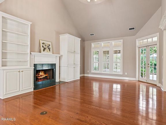 5th image of 105 Parliament Dr