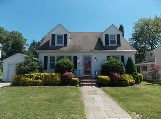 31 Cross St, Little Silver, NJ 07739