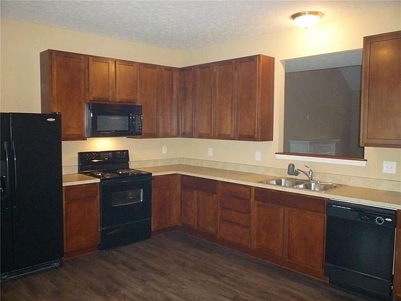 3rd image of 3459 Bloomsbury Ln