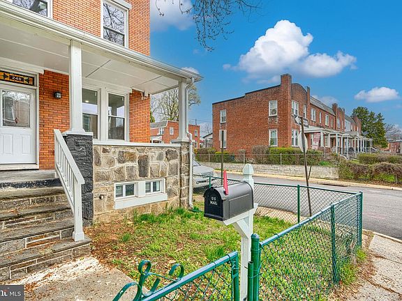 3rd image of 240 N Monastery Ave