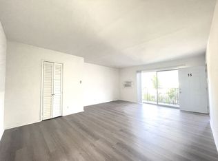 10250 W Camarillo St APT 15, North Hollywood, CA 91602