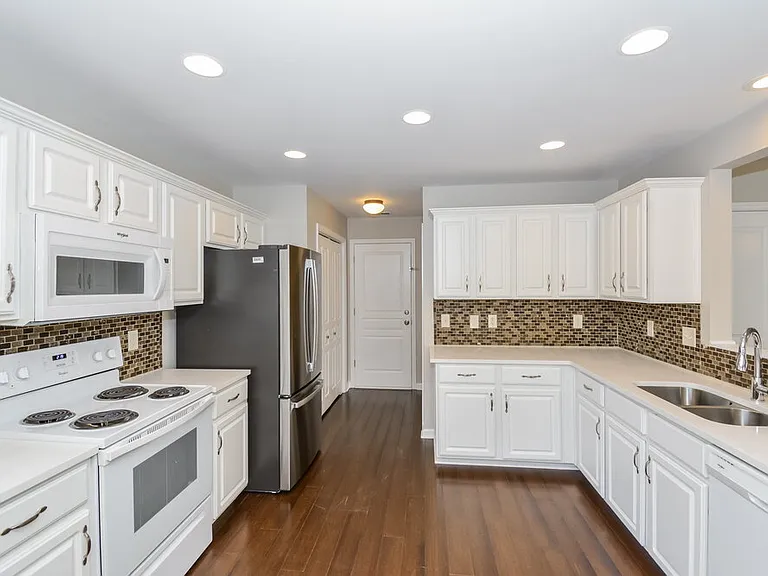 7879 Rainey Dr — Photo 9