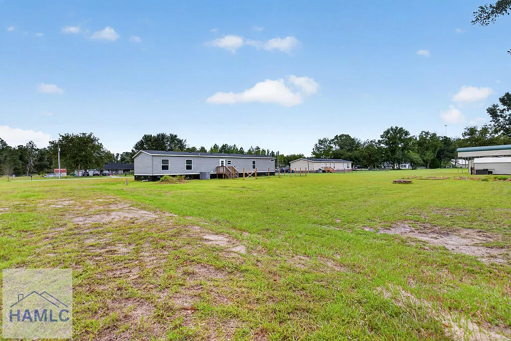 4 bed, 3.0 bath, 1976 sqft, $2,300 — Photo 4