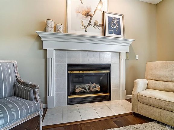 5th image of 9396 Parkside Dr
