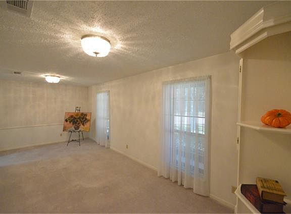 3rd image of 149 Dogwood St