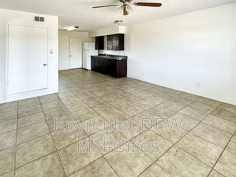 1117 Franklin Dr #8 — Photo 2