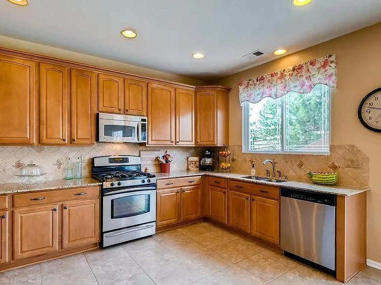 10382 Nottingham Dr — Photo 17