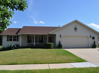 2817 Belle Plane Rd, Green Bay, WI 54313