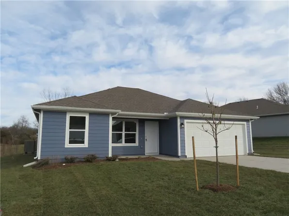 1009 Redbud Dr, Paola, KS 66071