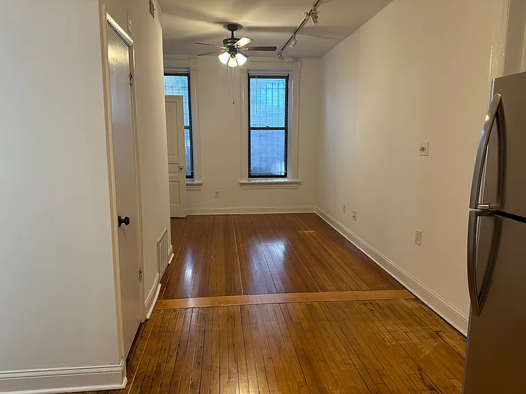 1350 N Greenview Ave #GF — Photo 5