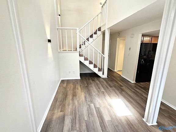4th image of 505 Julia St NW #505