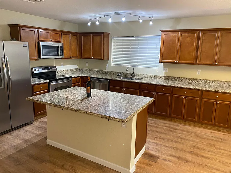 7500 E Deer Valley Rd #182 — Photo 4