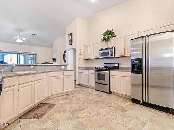 5th image of 5611 S Desert Lakes Dr