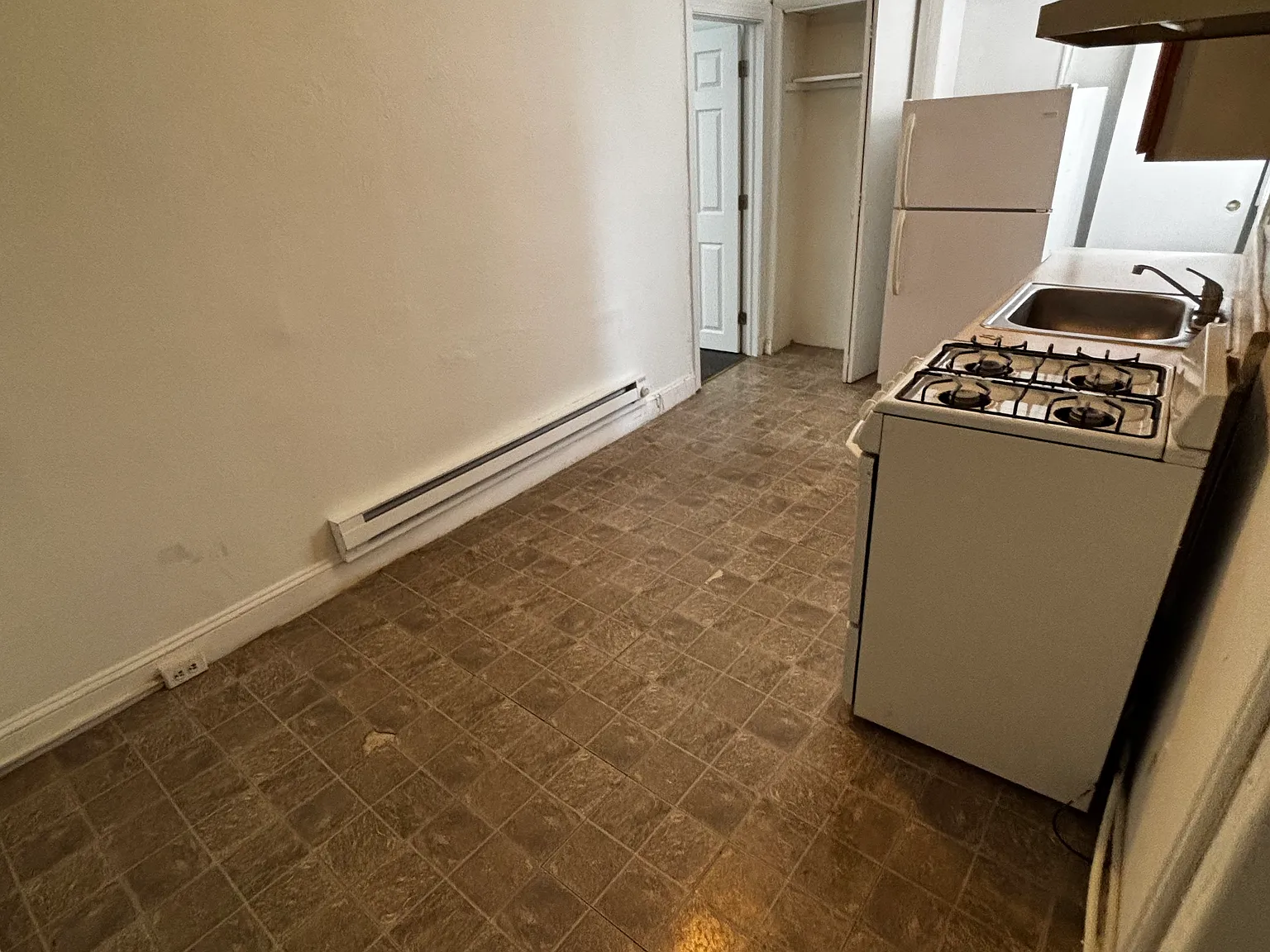 1 bed, 450 sqft, $900 — Photo 3