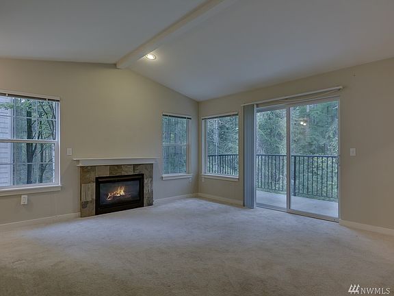 3rd image of 25025 SE Klahanie Blvd APT F201