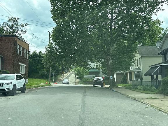 5th image of 107 W 14th Ave