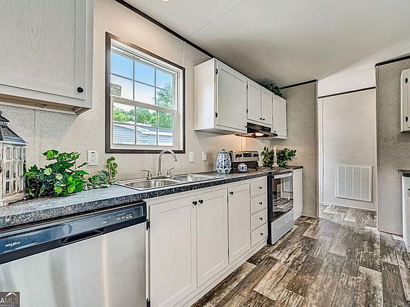5th image of 1268 Dogwood Ln