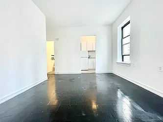 Rented by HOLTON REAL ESTATE INC.