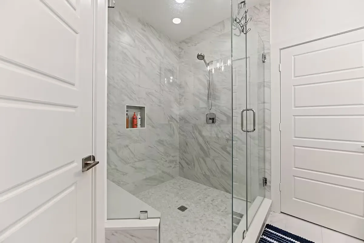 3 bed, 2.5 bath, 2038 sqft, $3,595 — Photo 3