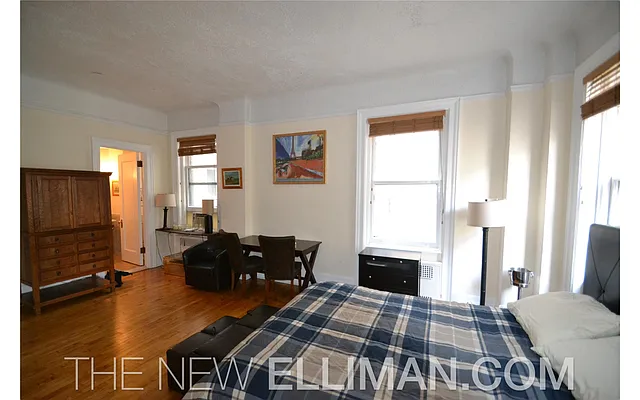 Rented by Douglas Elliman | media 26