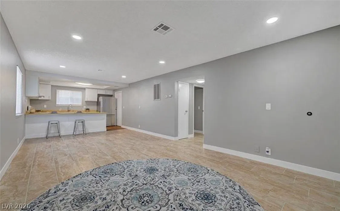 2 bed, 2.0 bath, 922 sqft, $1,400 — Photo 3