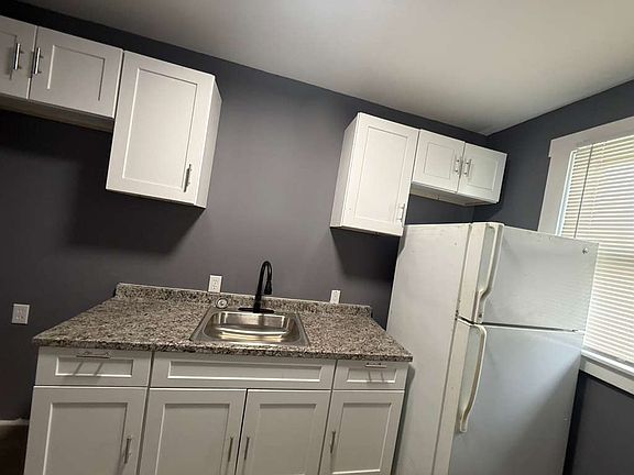 3rd image of 2676 Sturtevant St Unit 3