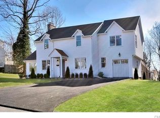 257 Alberta St, Fairfield, CT 06825