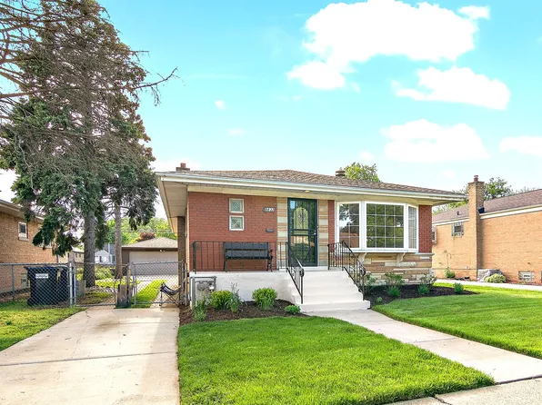 8832 S Fairfield Ave, Evergreen Park, IL 60805