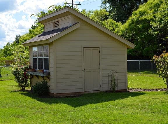 2nd image of 304 Casas Del Norte St