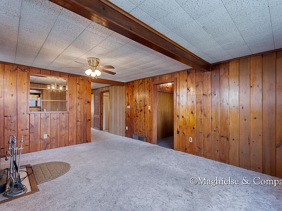 4th image of 3946 Causeway Dr NE