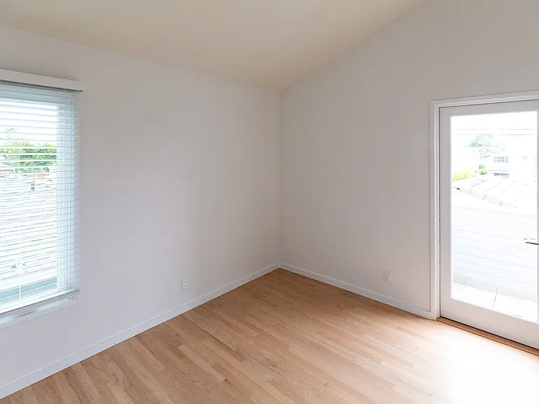 8017 Agnew Ave — Photo 18