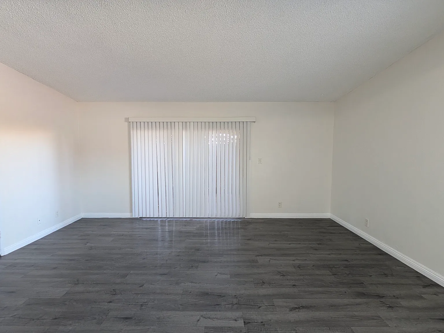 3 bed, $2,500 — Photo 2