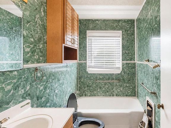 3rd image of 205 11th St