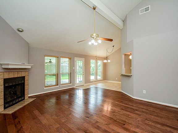 5th image of 21659 Park York Dr