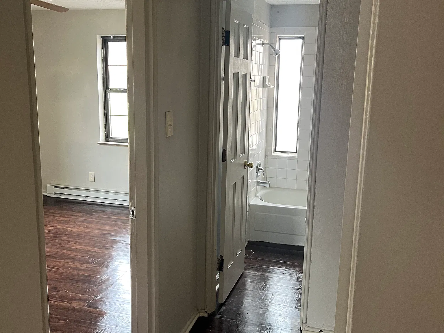 557 Telford Ave — Photo 3